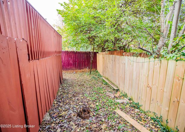 12505 Kiawah Ct, Louisville, KY 40245