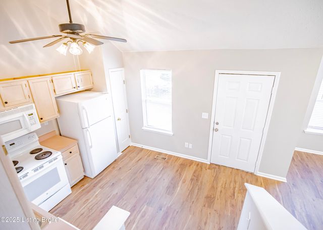 12505 Kiawah Ct, Louisville, KY 40245