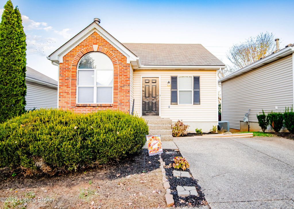 12505 Kiawah Ct, Louisville, KY 40245