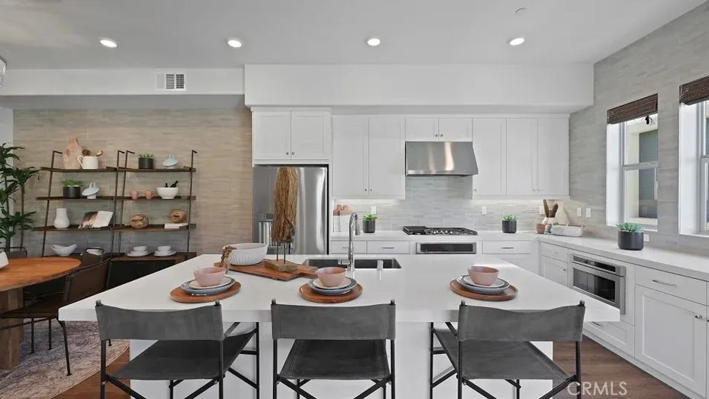 935 Walnut Terrace, Montebello, CA 90640