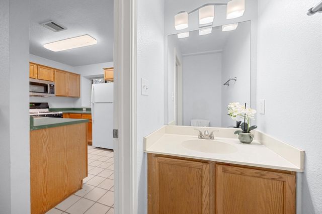 11901 Swearingen DR 129, Austin, TX 78758