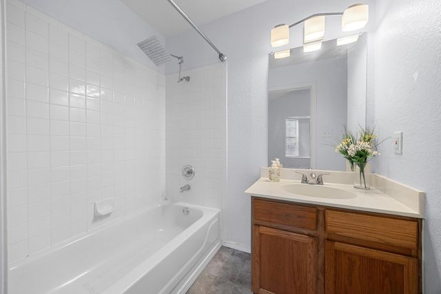 11901 Swearingen DR 129, Austin, TX 78758