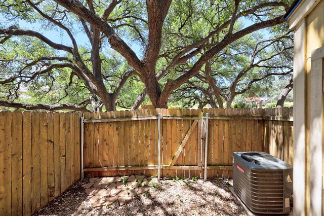 11901 Swearingen DR 129, Austin, TX 78758