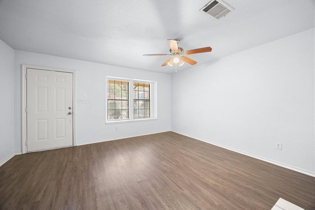 11901 Swearingen DR 129, Austin, TX 78758