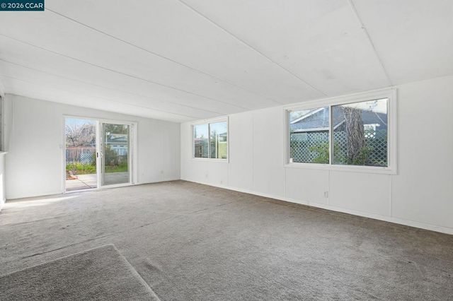 4690 Brookfield Dr, Sacramento, CA 95823