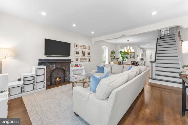 222 JAMESTOWN ST, Philadelphia, PA 19128