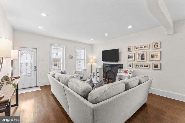 222 JAMESTOWN ST, Philadelphia, PA 19128