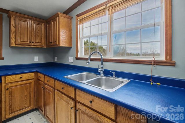 74 Chambers Road, Weaverville, NC 28787