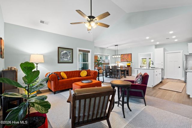116 NE 13th Street, Oak Island, NC 28465