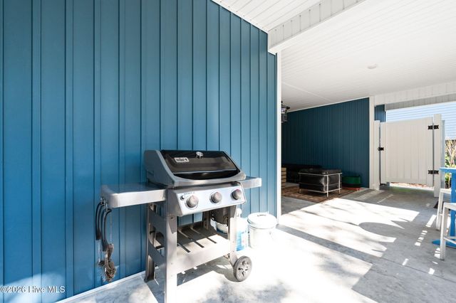 116 NE 13th Street, Oak Island, NC 28465