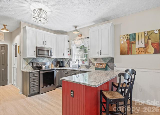 28 Gentlewood Trail, Candler, NC 28715