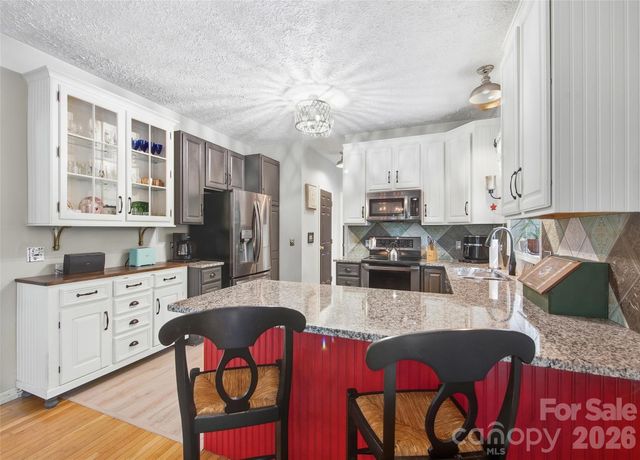 28 Gentlewood Trail, Candler, NC 28715
