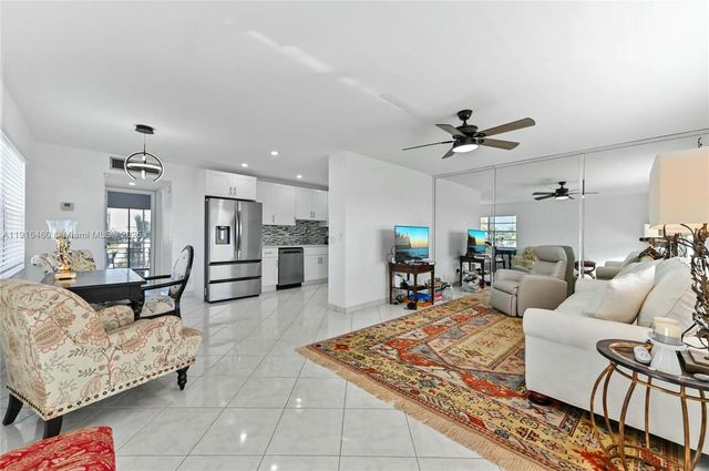 528 Burgundy K K, Delray Beach, FL 33484