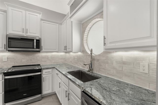 168 Lake Point Boulevard C301, Conroe, TX 77356