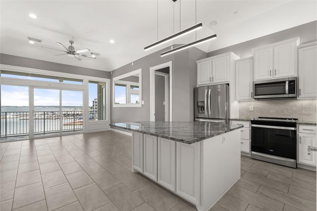 168 Lake Point Boulevard C301, Conroe, TX 77356
