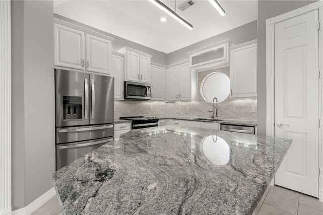 168 Lake Point Boulevard C301, Conroe, TX 77356