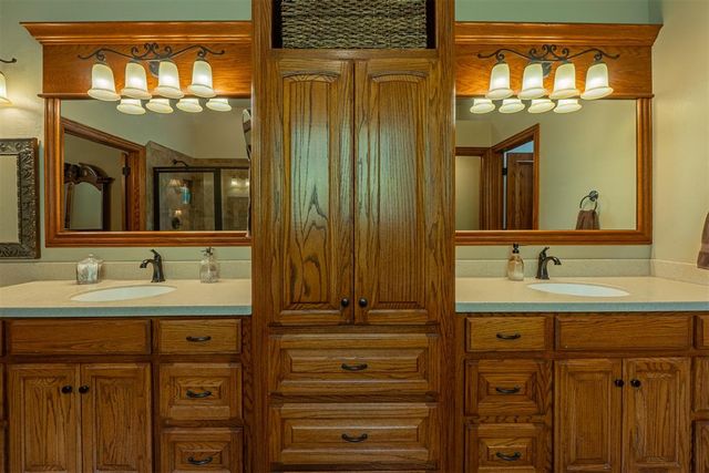 13410 Silver Ridge Road, Yukon, OK 73099