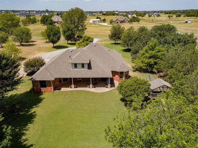 13410 Silver Ridge Road, Yukon, OK 73099