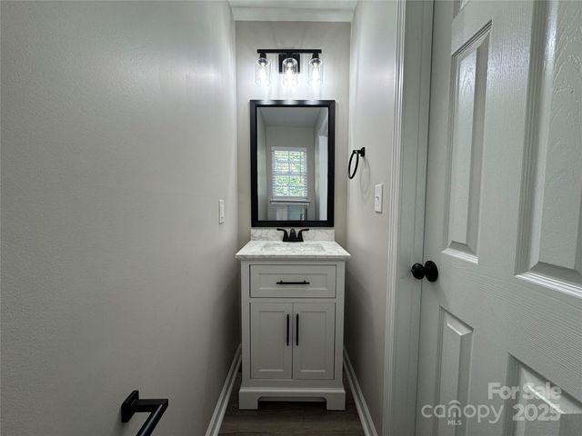 5412 Henderson Oaks Drive, Charlotte, NC 28269
