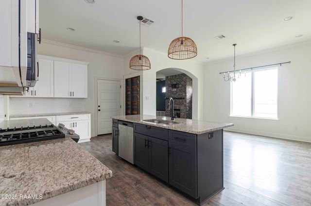 101 Fox Hill Road, Youngsville, LA 70592