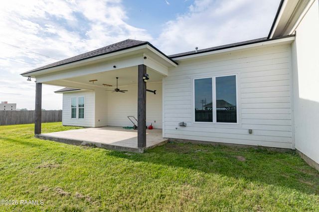 101 Fox Hill Road, Youngsville, LA 70592