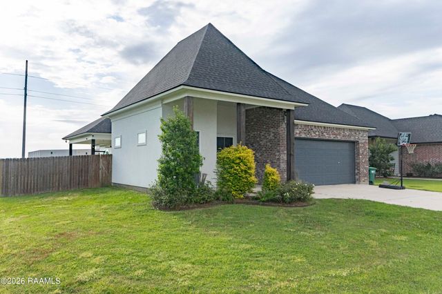 101 Fox Hill Road, Youngsville, LA 70592