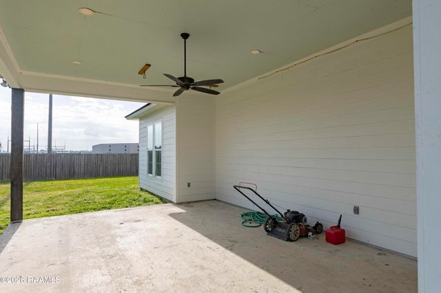 101 Fox Hill Road, Youngsville, LA 70592