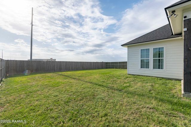 101 Fox Hill Road, Youngsville, LA 70592