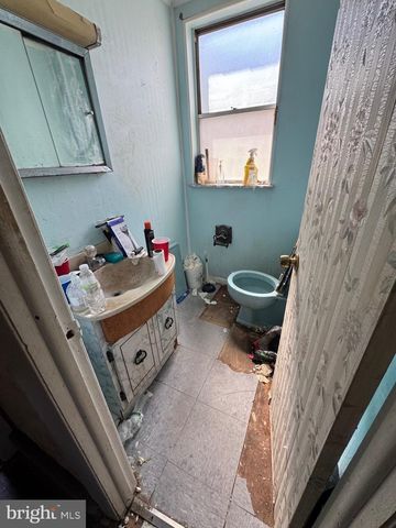 2023 S DARIEN ST, Philadelphia, PA 19148