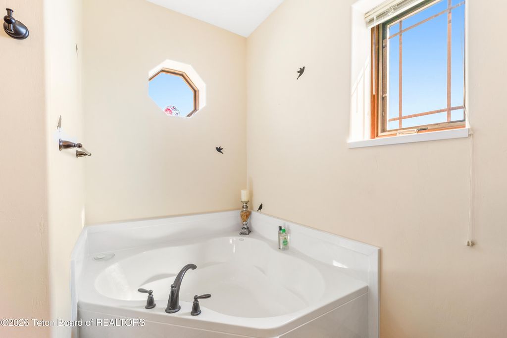 2220 ASPEN HOLLOW Road, Bedford, WY 83112 photo 17