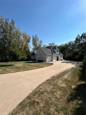 4675 Leprechaun Lane, Cedar Rapids, IA 52411