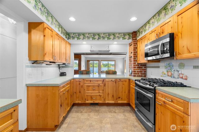 7002 Lakeside ST SW, Olympia, WA 98512