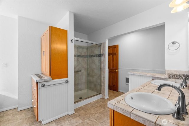 7002 Lakeside ST SW, Olympia, WA 98512