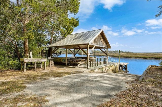210 Chase Court N, St. Marys, GA 31558