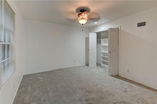 520 S Meadowbrook Lane, Olathe, KS 66062
