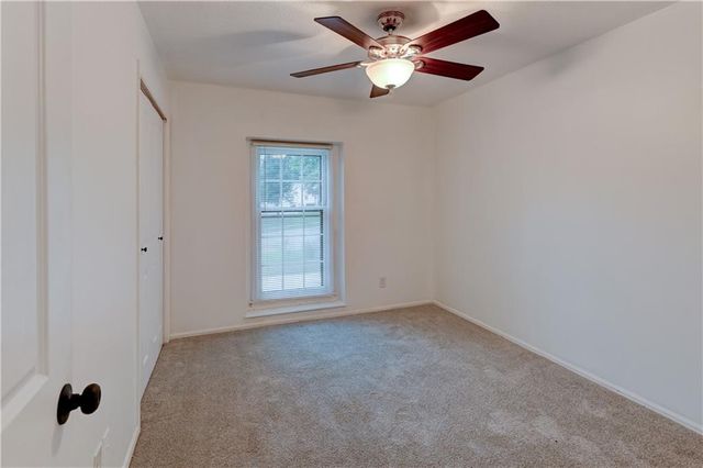 520 S Meadowbrook Lane, Olathe, KS 66062