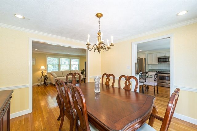 9 Riverbend Dr, Natick, MA 01760