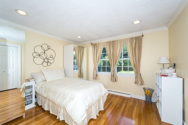 9 Riverbend Dr, Natick, MA 01760