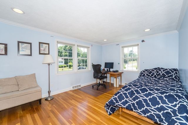 9 Riverbend Dr, Natick, MA 01760