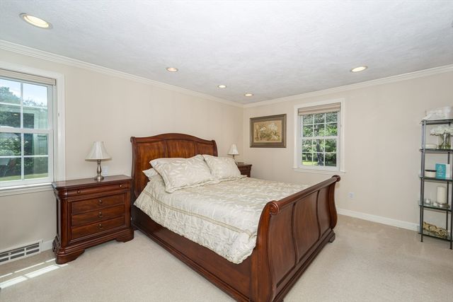 9 Riverbend Dr, Natick, MA 01760