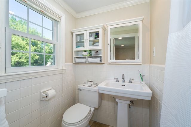 9 Riverbend Dr, Natick, MA 01760