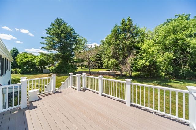 9 Riverbend Dr, Natick, MA 01760