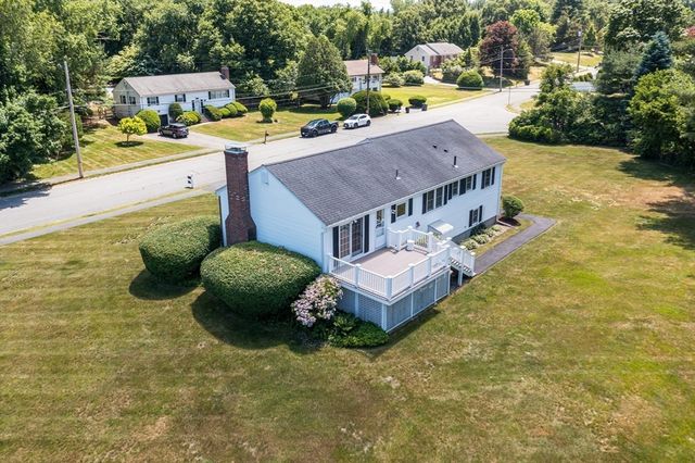 9 Riverbend Dr, Natick, MA 01760