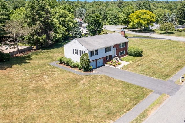 9 Riverbend Dr, Natick, MA 01760