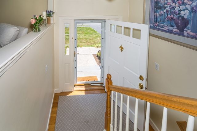 9 Riverbend Dr, Natick, MA 01760