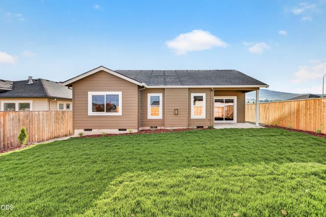 3233 Garner Way, Medford, OR 97504