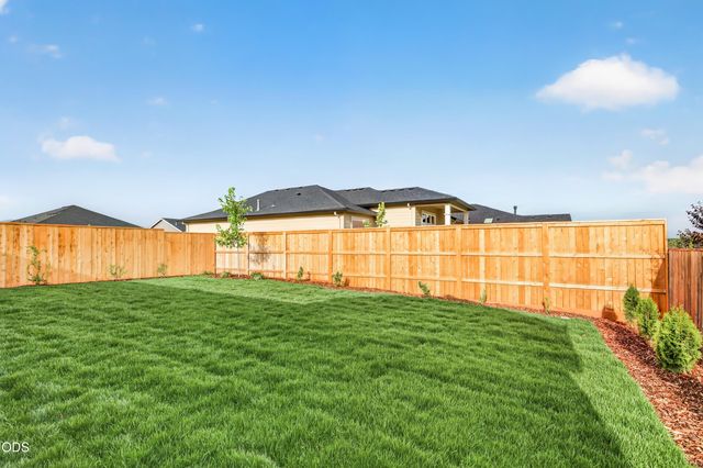 3233 Garner Way, Medford, OR 97504