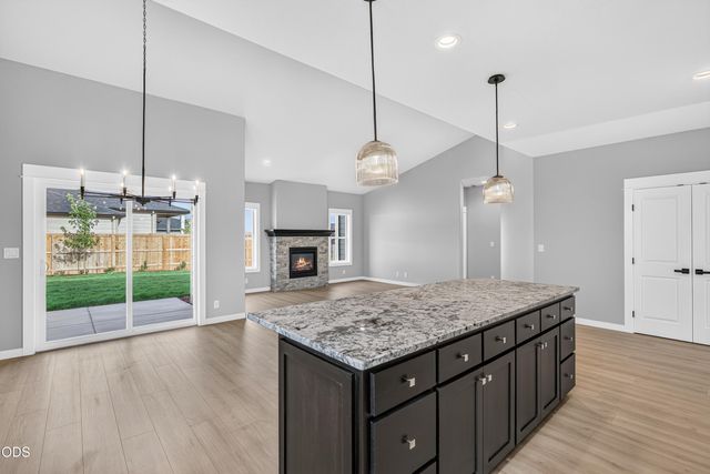 3233 Garner Way, Medford, OR 97504