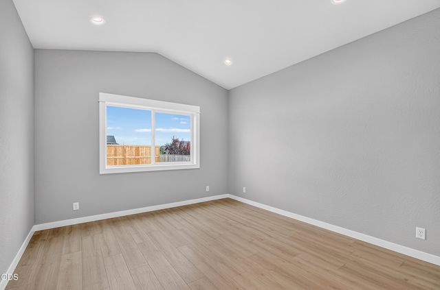 3233 Garner Way, Medford, OR 97504