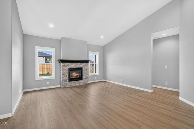 3233 Garner Way, Medford, OR 97504